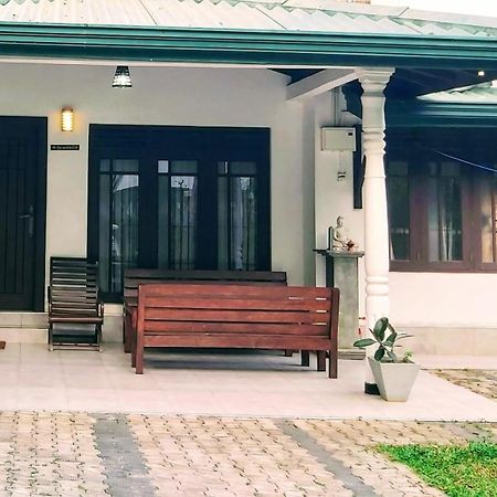 Villa Senan - 2 Apartments - Mirissa Rom bilde